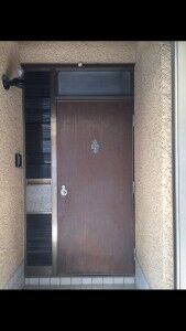 施工前の玄関ドア