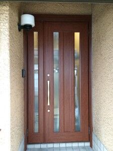 施工後の玄関ドア(リシェント)