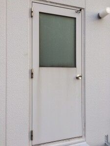 補助錠　取り付け前