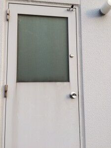 補助錠　取り付け後