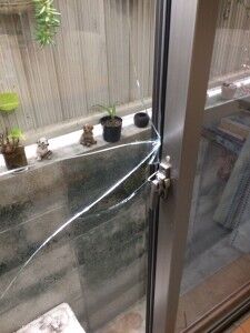 店舗のガラス 中古 透明 西宮市