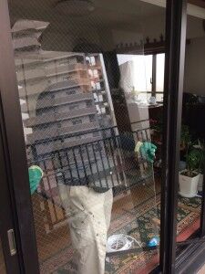 窓ガラス　交換中