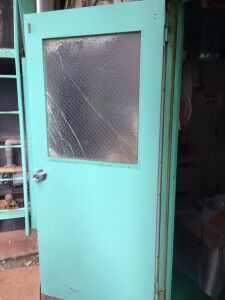 防火用網入りガラス　交換前