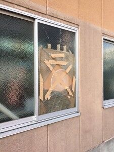 ガラス　割れ換え前