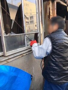 ガラス　交換中