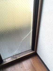 はめ殺し　ガラス交換前