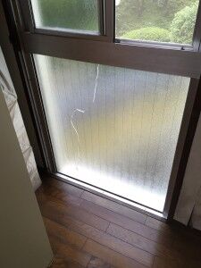 FIX窓線入りガラス01